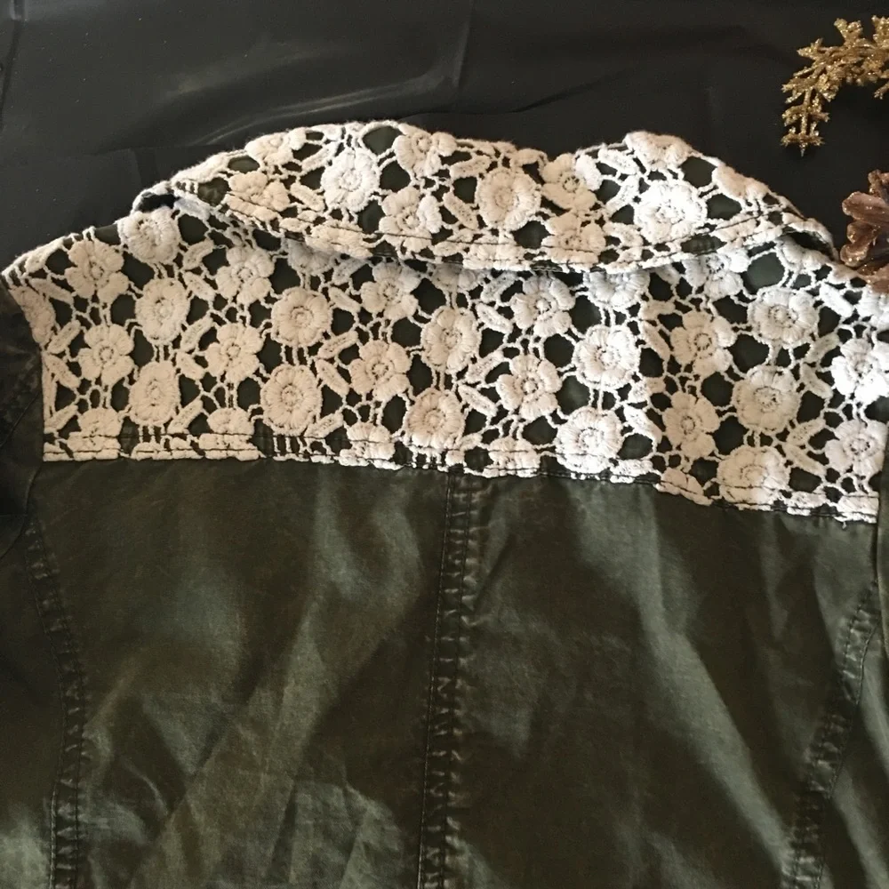 🆕🎀 Design History Rustic Zip Jacket Olive Green and White Floral Collar NEW